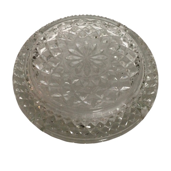 Vintage Anchor Hocking Glass Ashtray. Wexford Pattern 5.25” diameter. Pre owned - Picture 3 of 3